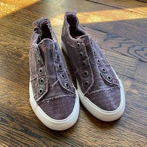 NWOT kids4/adult6 blowfish shoes